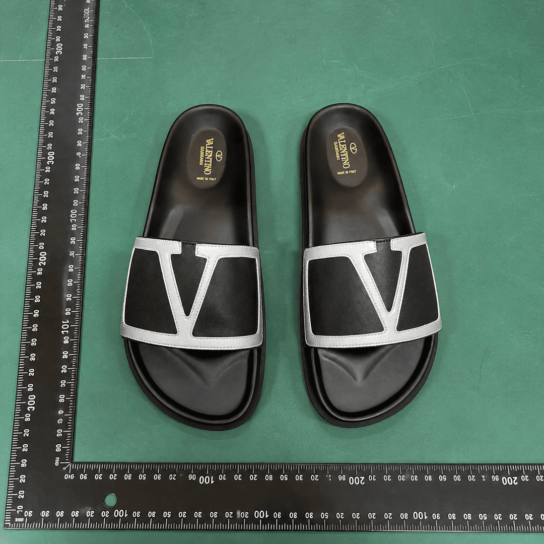 Valentino Belt QC: Leather, Holes, and Hardware